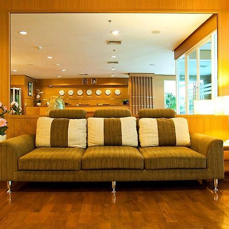 Laurel Suite Bangkok Exterior foto