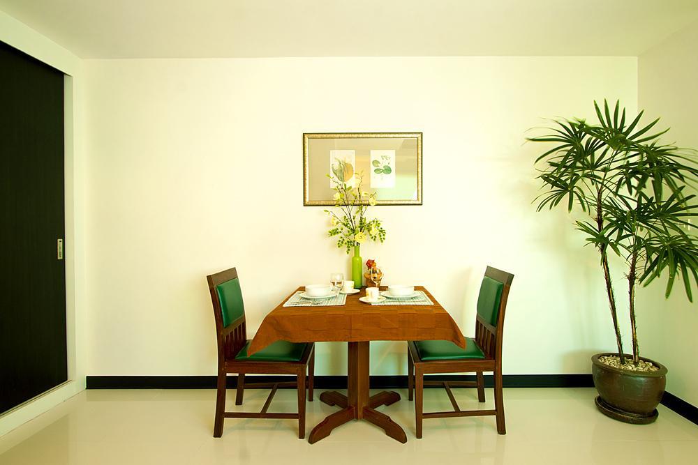 Laurel Suite Bangkok Habitación foto