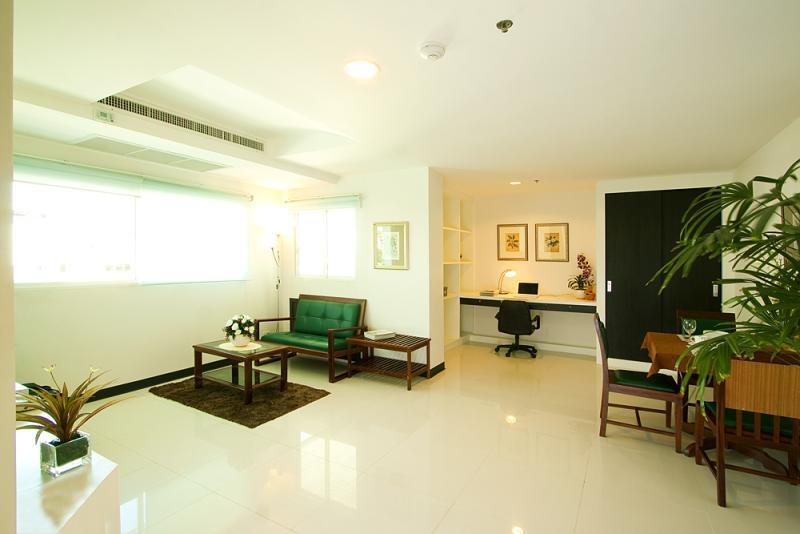 Laurel Suite Bangkok Habitación foto