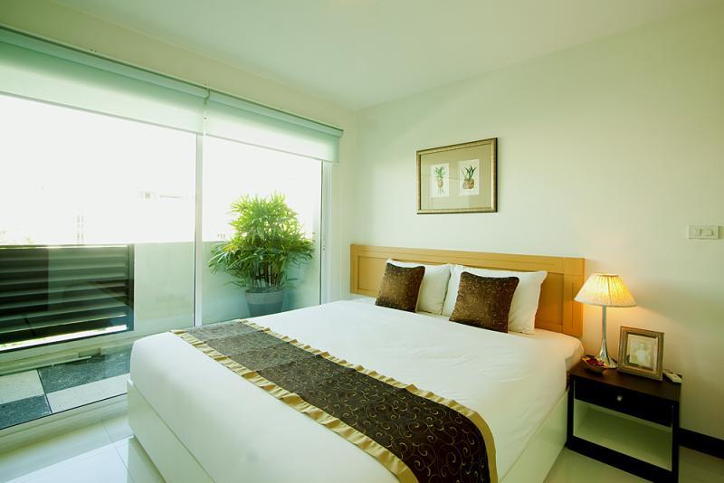 Laurel Suite Bangkok Habitación foto