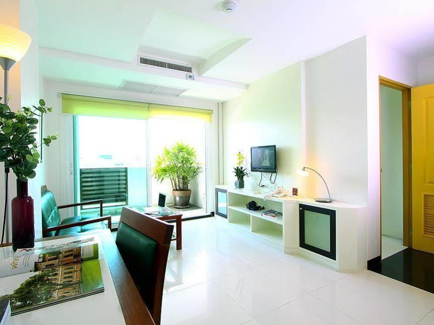 Laurel Suite Bangkok Exterior foto