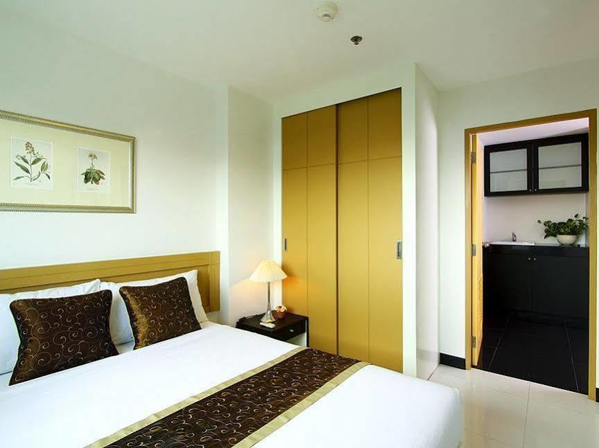Laurel Suite Bangkok Exterior foto